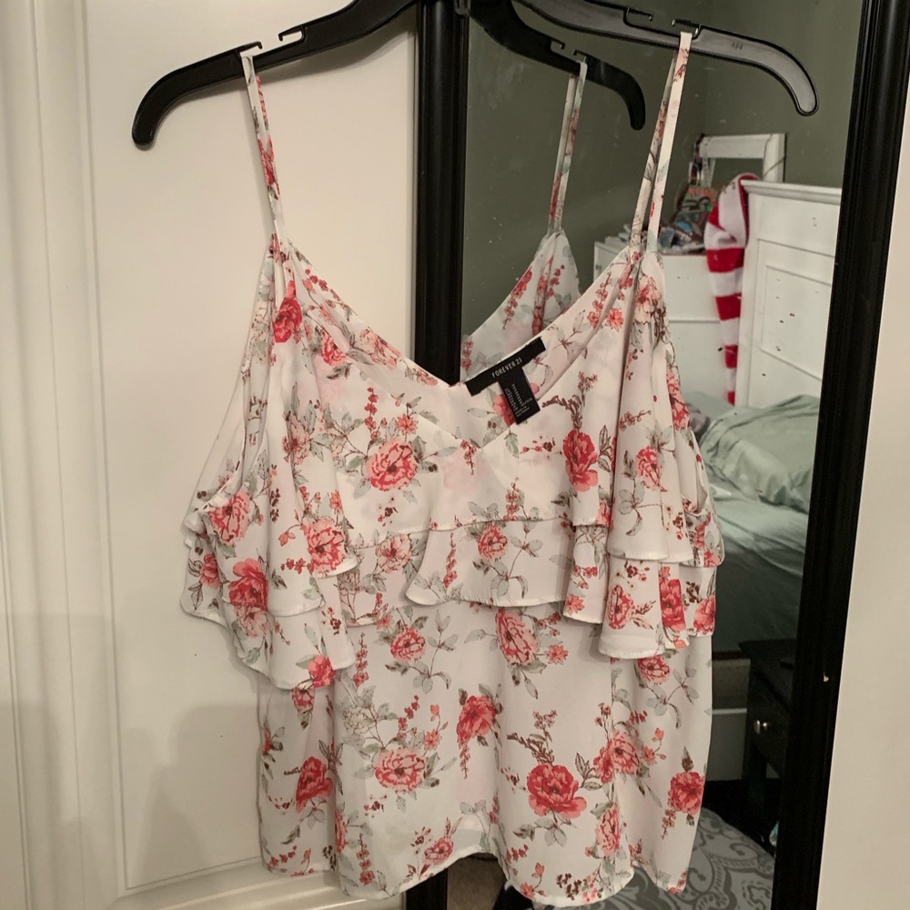 super cute women’s open shoulder shirt!!